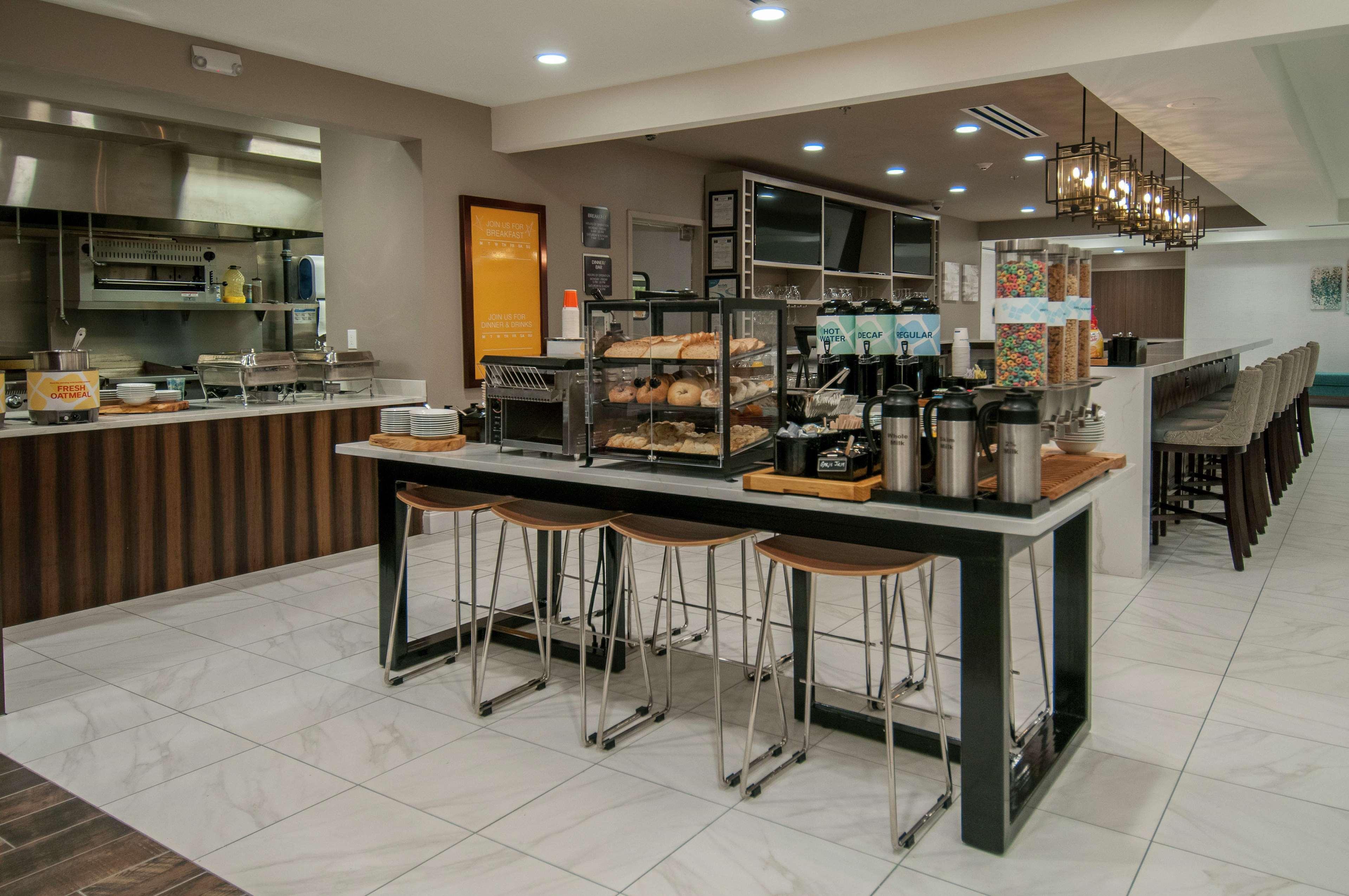 Hilton Garden Inn Jackson/Clinton Dış mekan fotoğraf